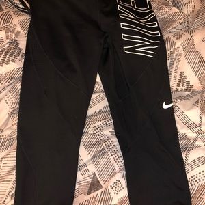 Nike pro cropped leggings